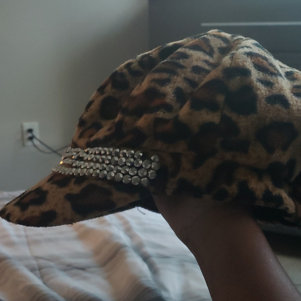 Cheetah hat w/rhinestone - Picture 2 of 4